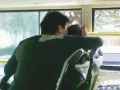 【搞笑笑话】公交车上一男一女在接吻
