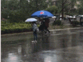 一把大伞，拉近人与人的距离