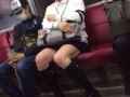地铁上偶遇穿长腿袜的男人